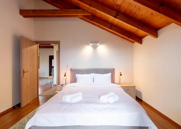 Almondhouse * Kastoria