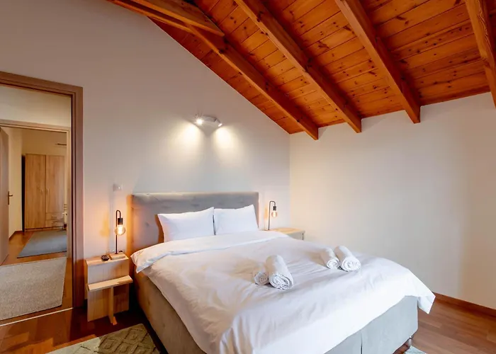 Almondhouse Kastoria