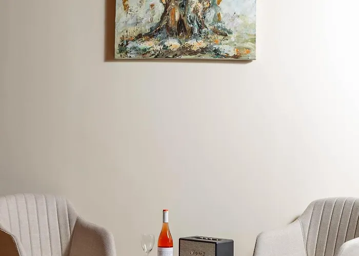 Almondhouse * Kastoria